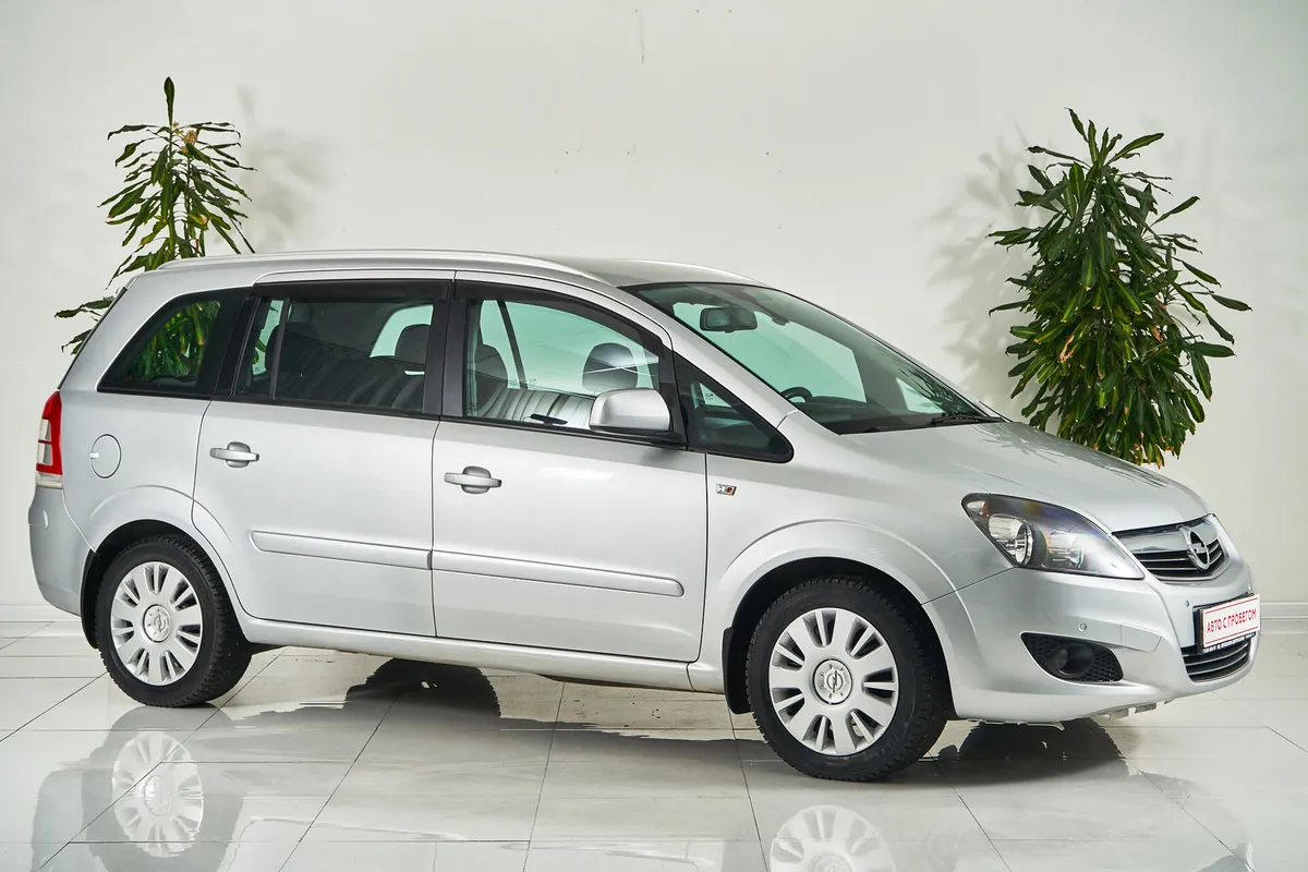 Opel Zafira B Рестайлинг — фото 3