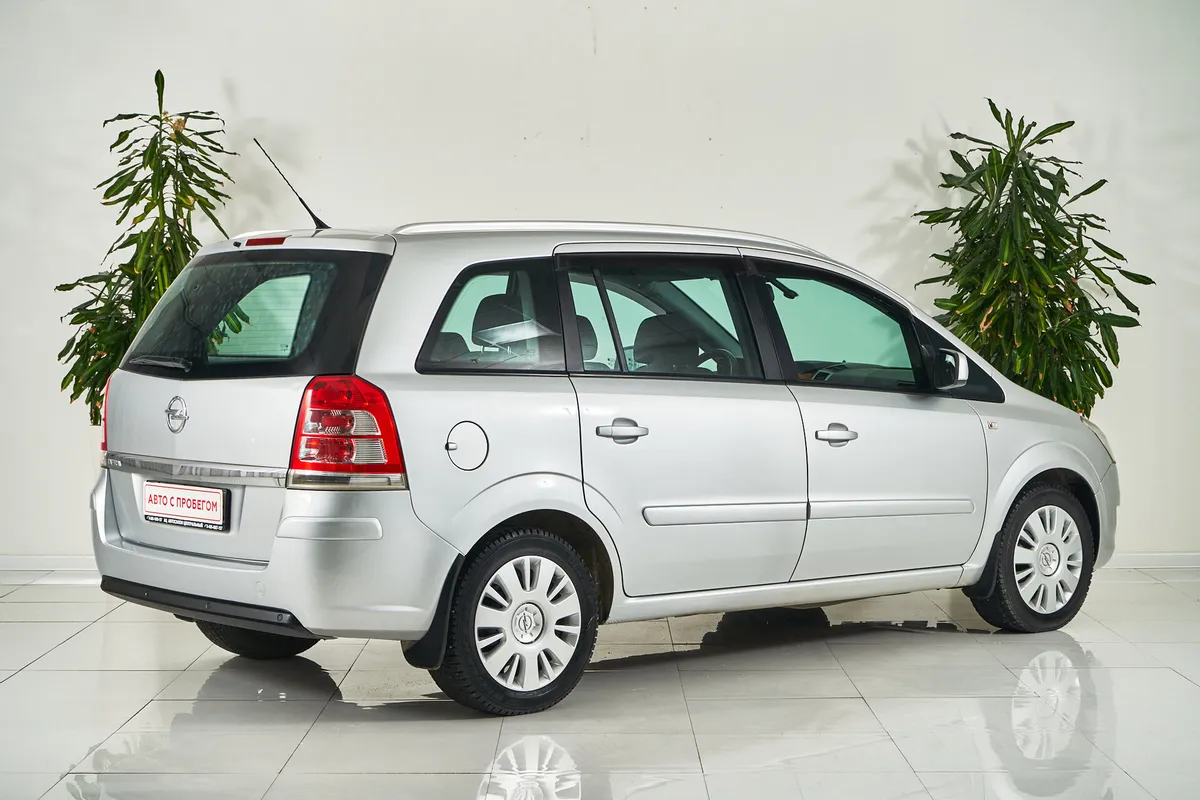 Opel Zafira B Рестайлинг — фото 5
