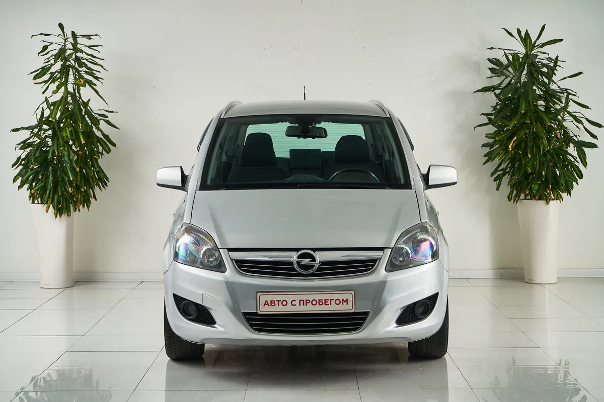 Opel Zafira B Рестайлинг — фото 2