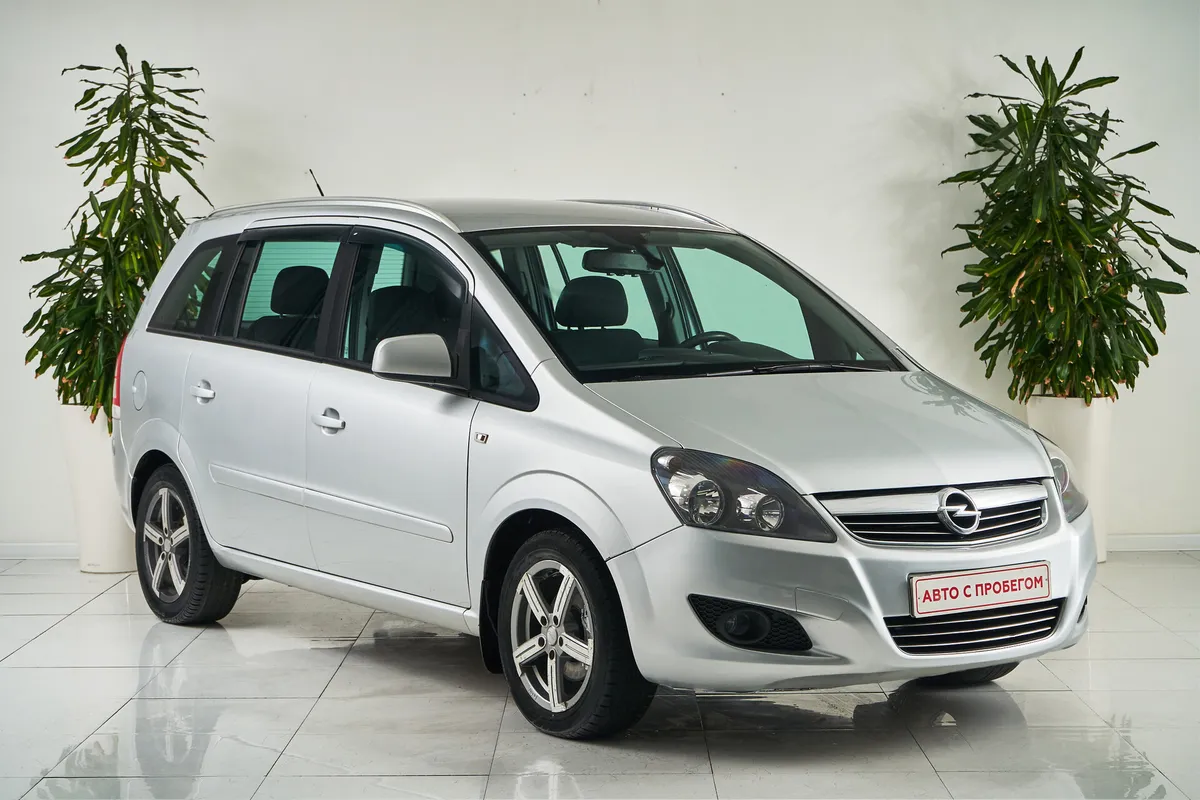 Opel Zafira B Рестайлинг — фото 3
