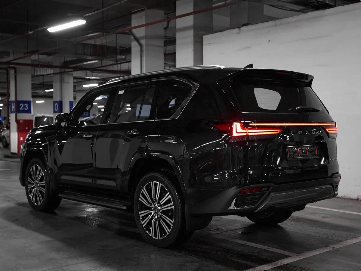 Lexus LX IV — фото 3