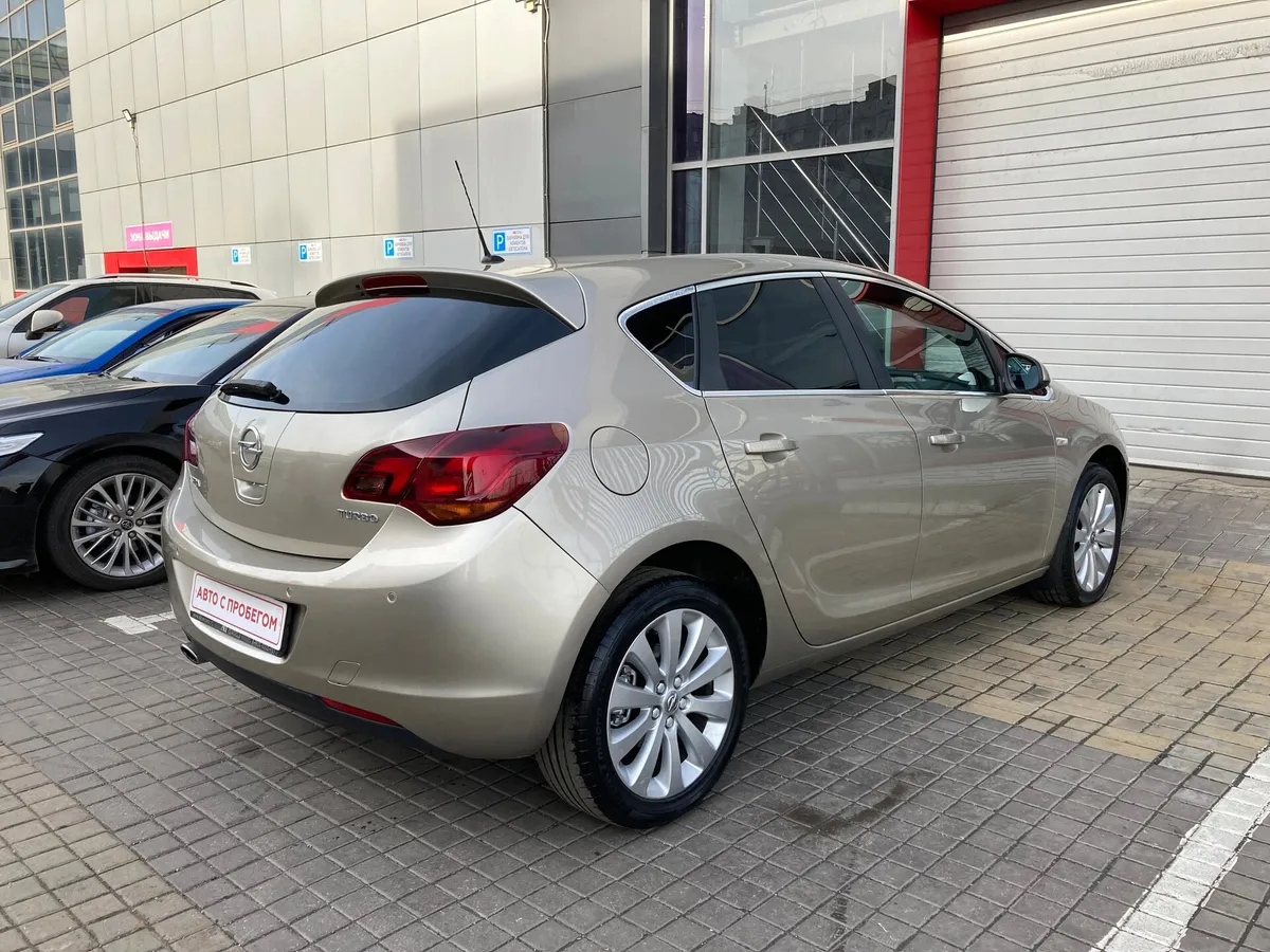Opel Astra J — фото 5
