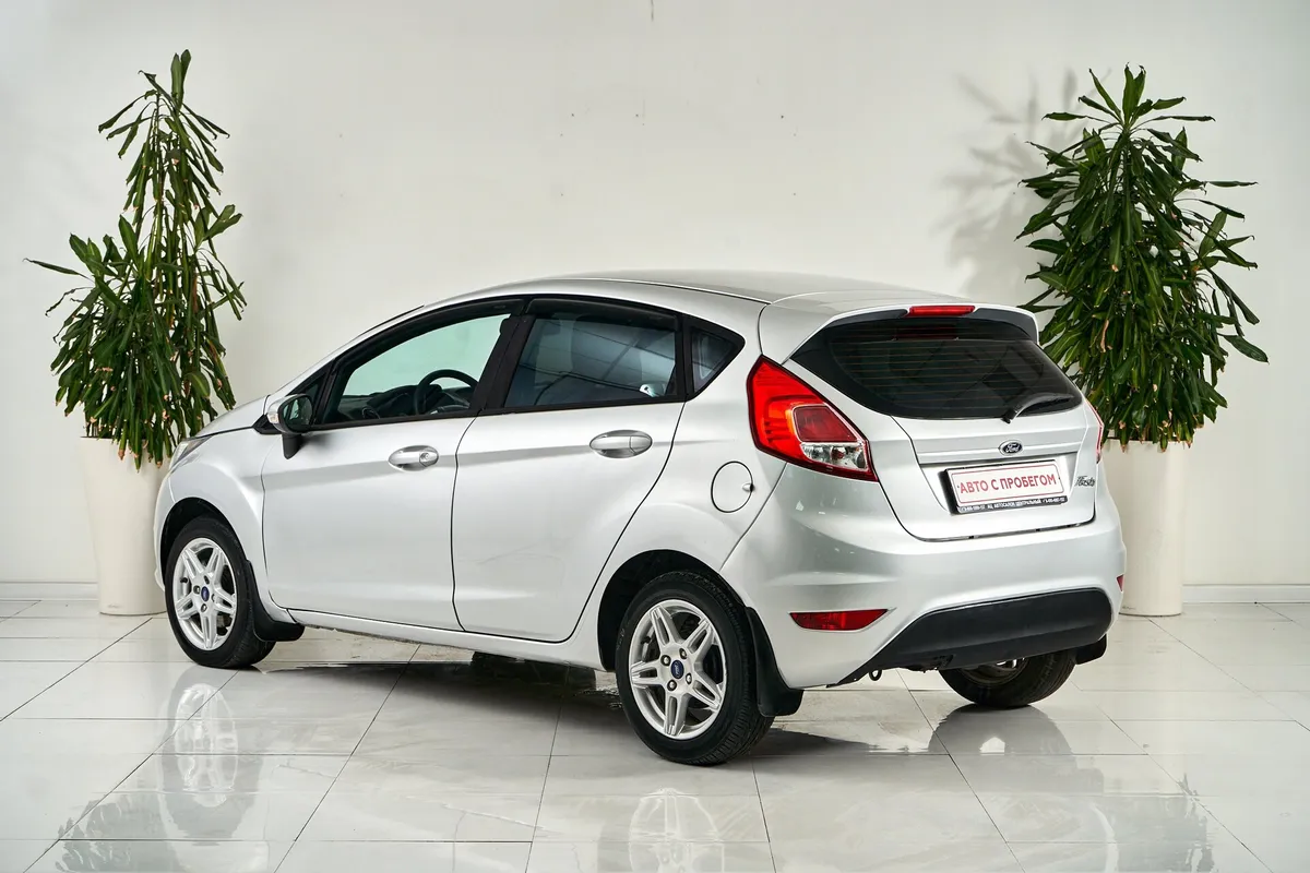 Ford Fiesta Mk6 Рестайлинг — фото 4