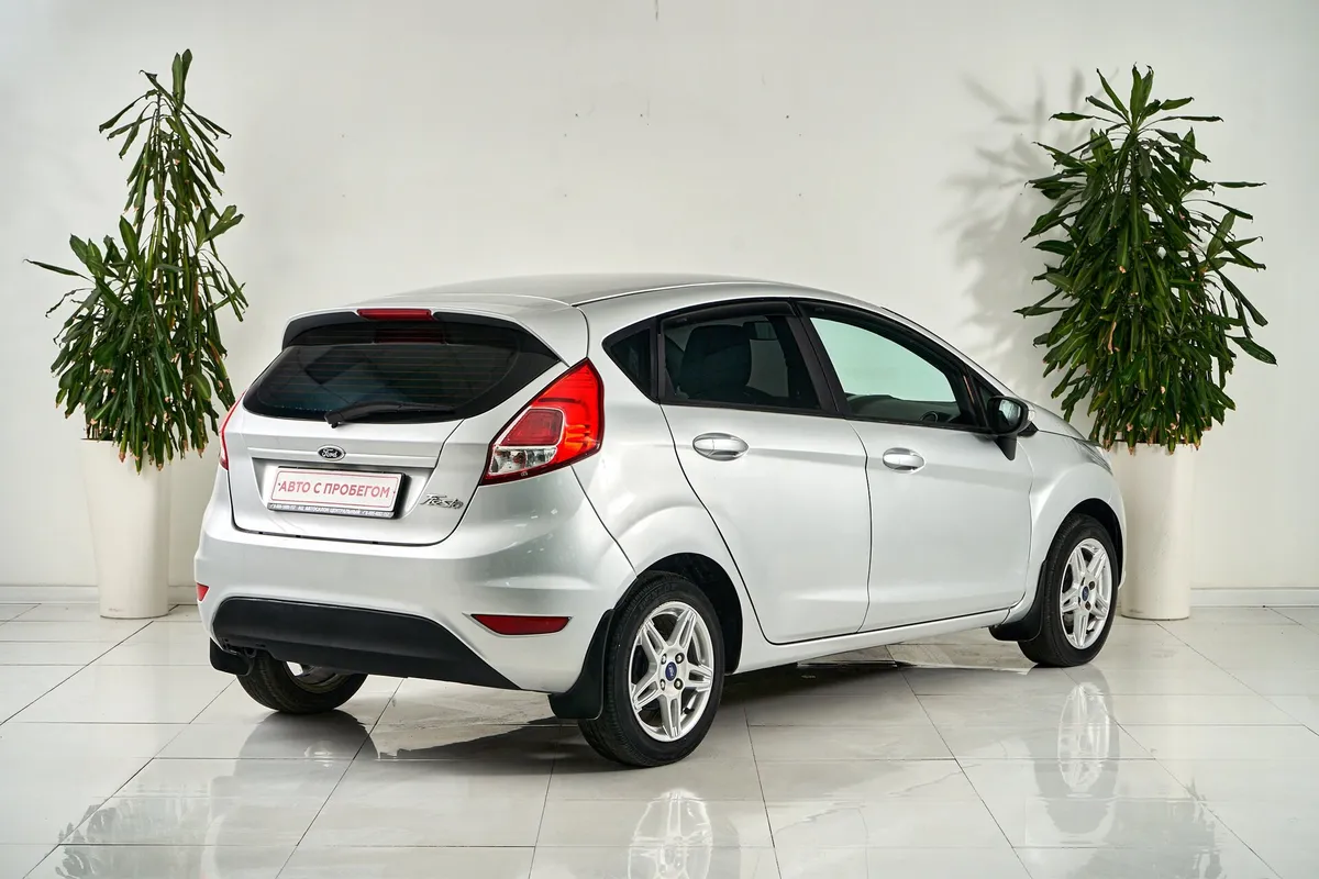 Ford Fiesta Mk6 Рестайлинг — фото 5
