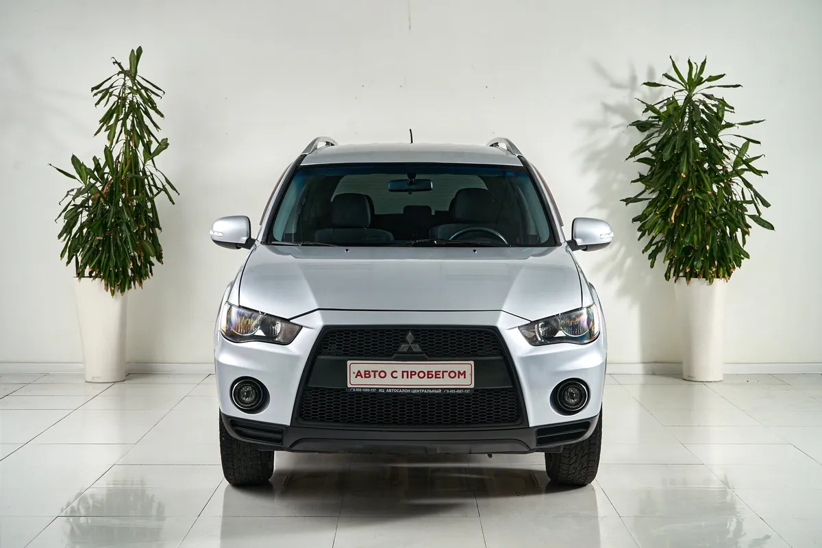 Mitsubishi Outlander II Рестайлинг — фото 2
