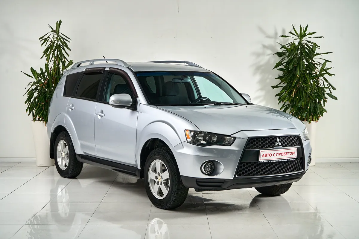 Mitsubishi Outlander II Рестайлинг — фото 3