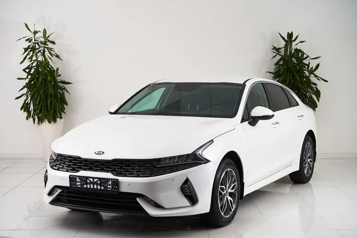 Kia K5 III · Style
