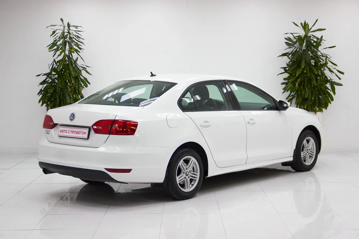Volkswagen Jetta VI — фото 4