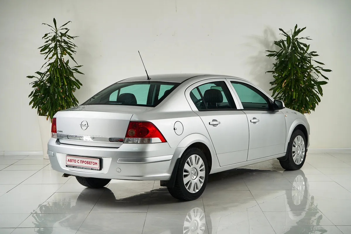 Opel Astra H Рестайлинг — фото 5