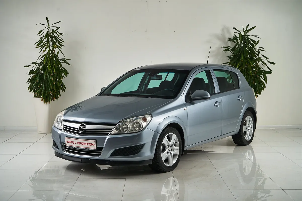 Opel Astra J · Essentia