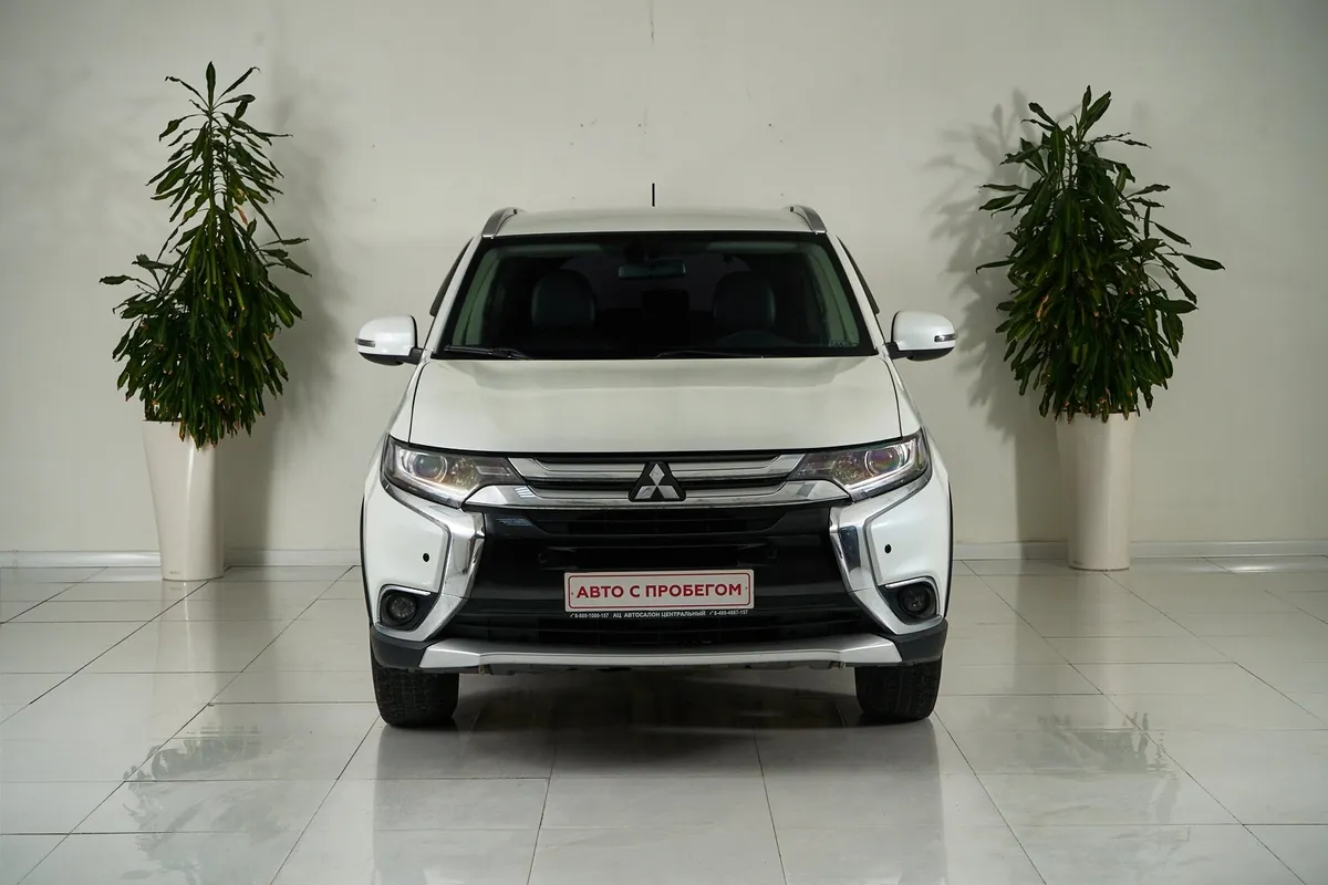 Mitsubishi Outlander III Рестайлинг · Intense — фото 2