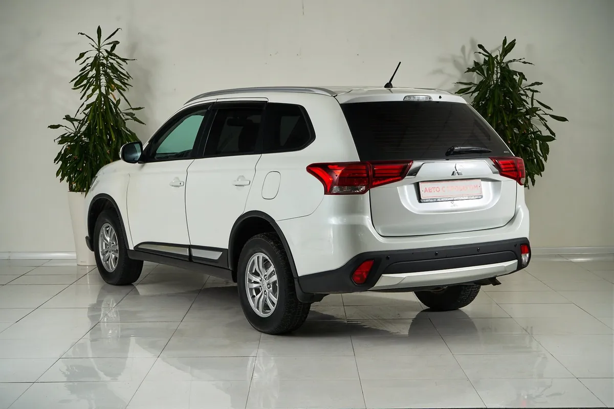 Mitsubishi Outlander III Рестайлинг · Intense — фото 4