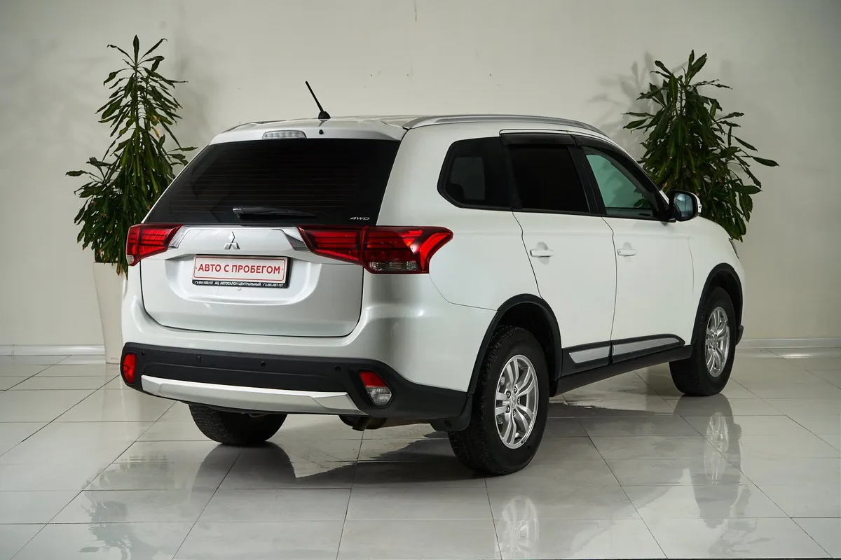 Mitsubishi Outlander III Рестайлинг · Intense — фото 5