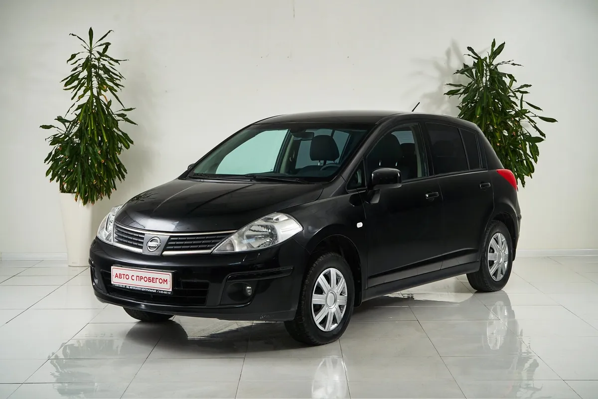 Nissan Tiida I