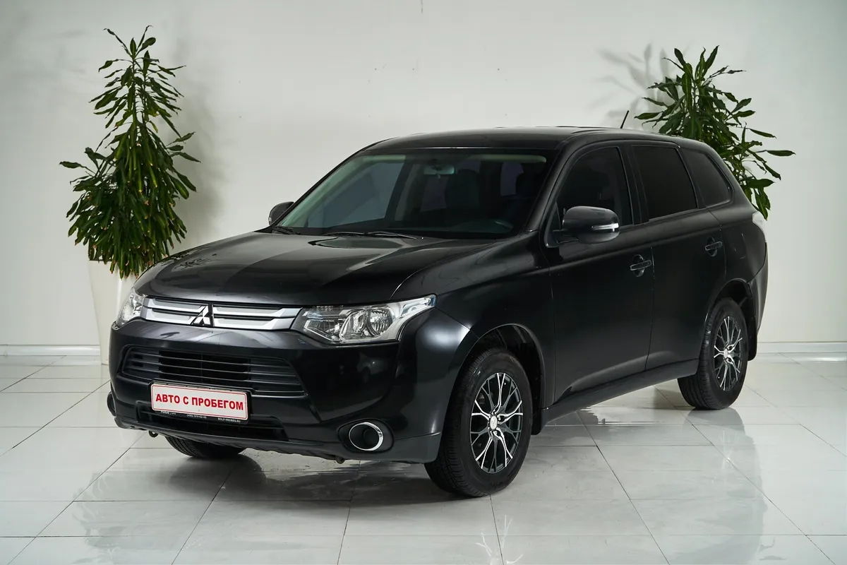 Mitsubishi Outlander III · Inform