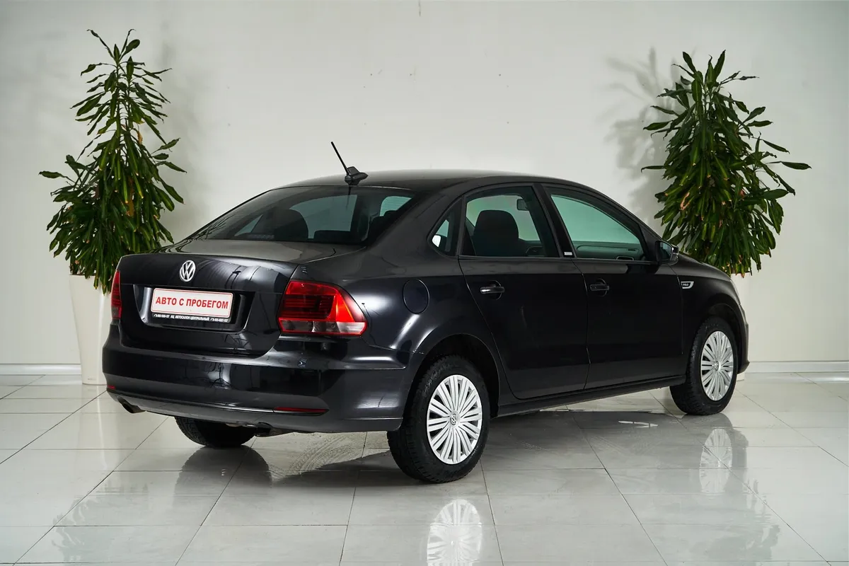 Volkswagen Polo V Рестайлинг · Highline — фото 5