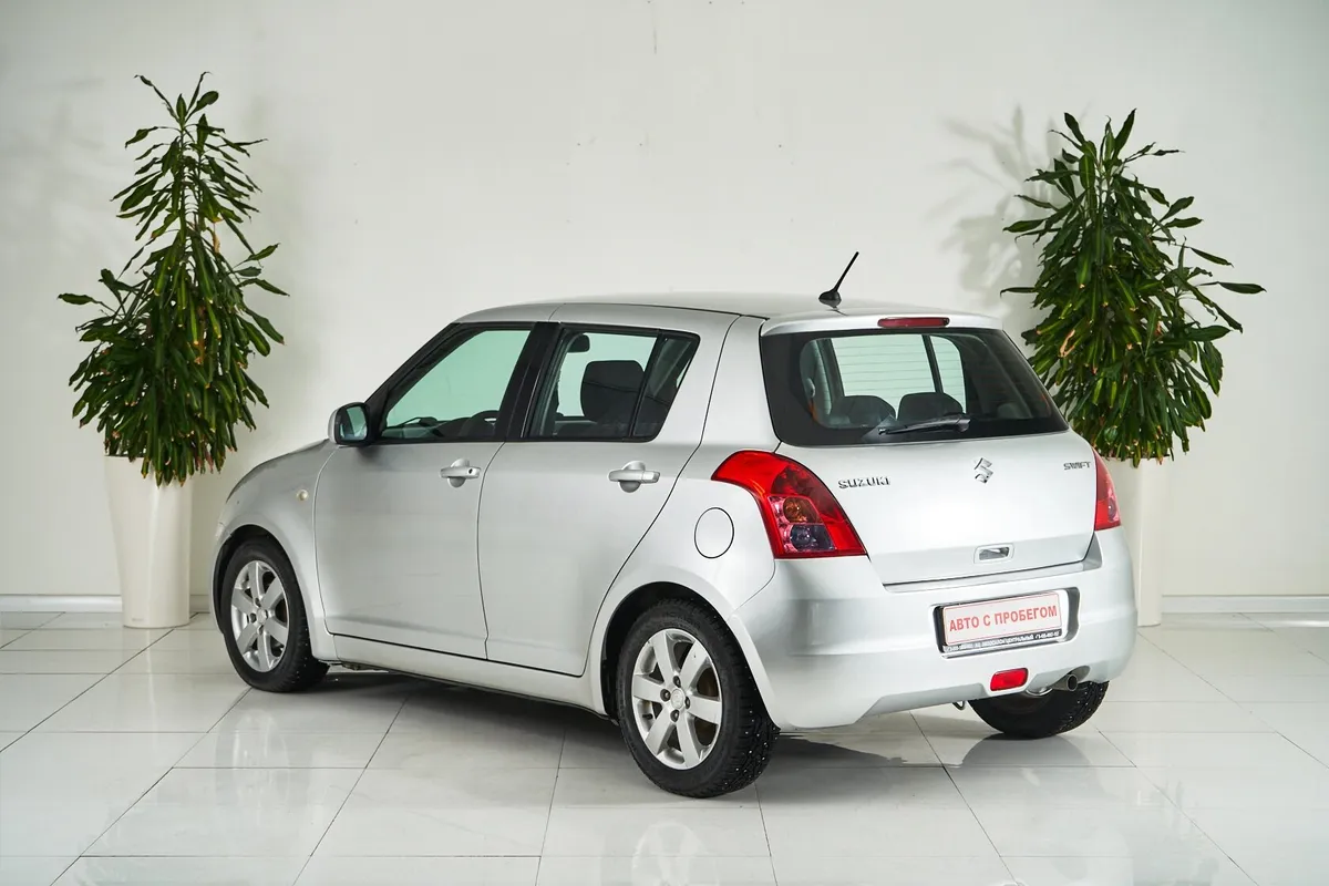 Suzuki Swift III — фото 4