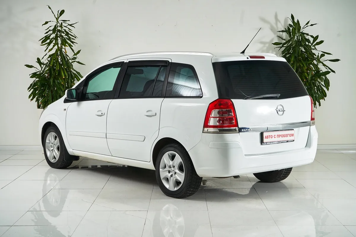 Opel Zafira B Рестайлинг — фото 4