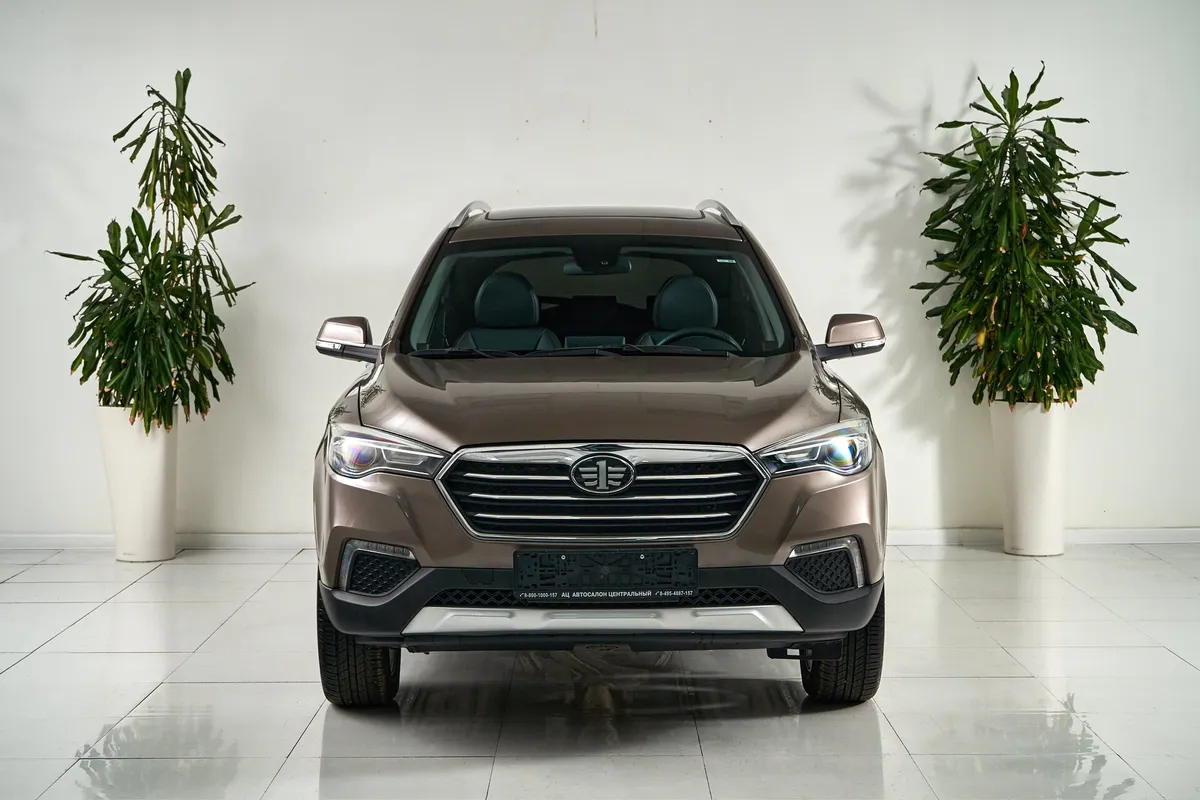 FAW Besturn X80 I Рестайлинг · Luxury — фото 2