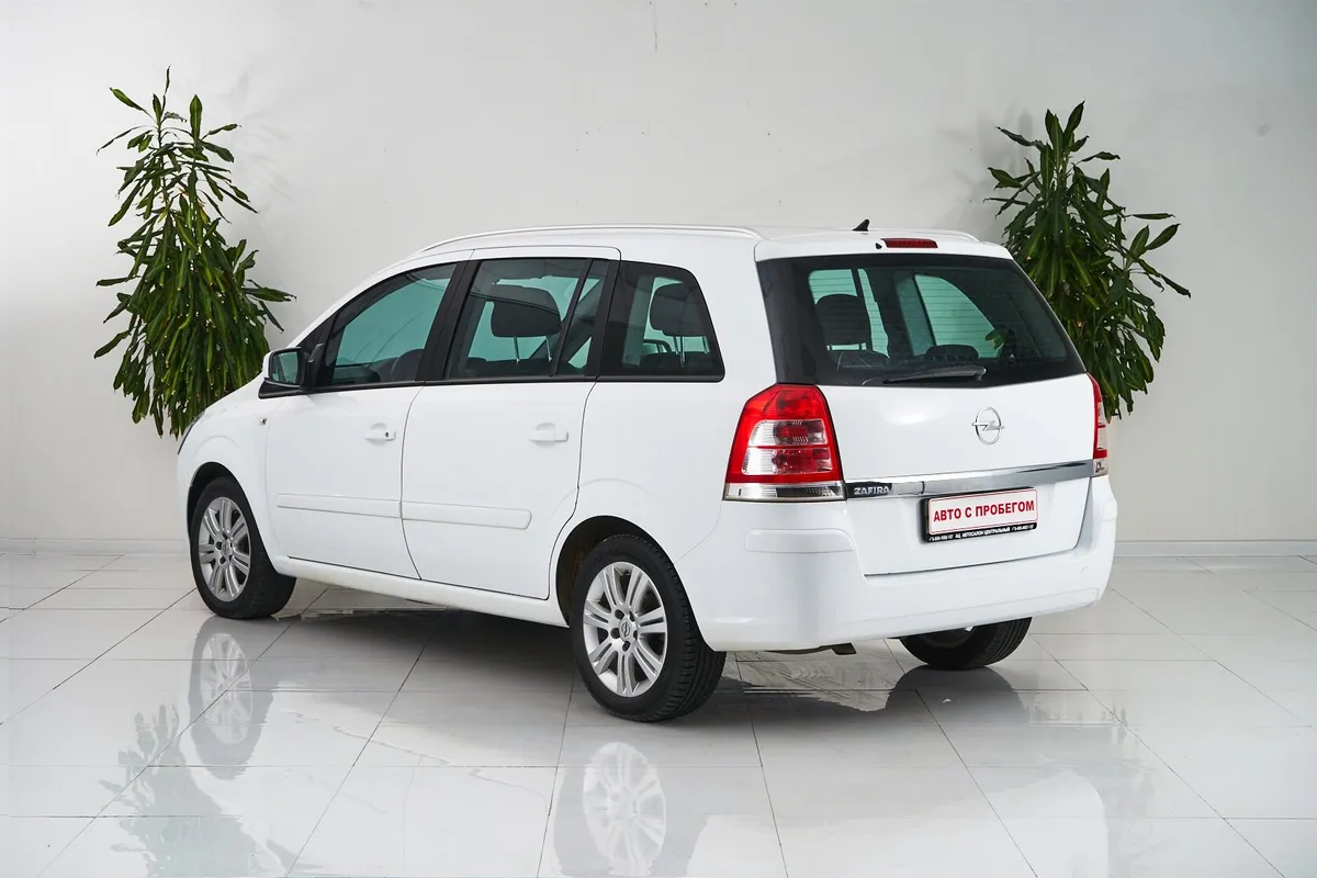 Opel Zafira B Рестайлинг — фото 4