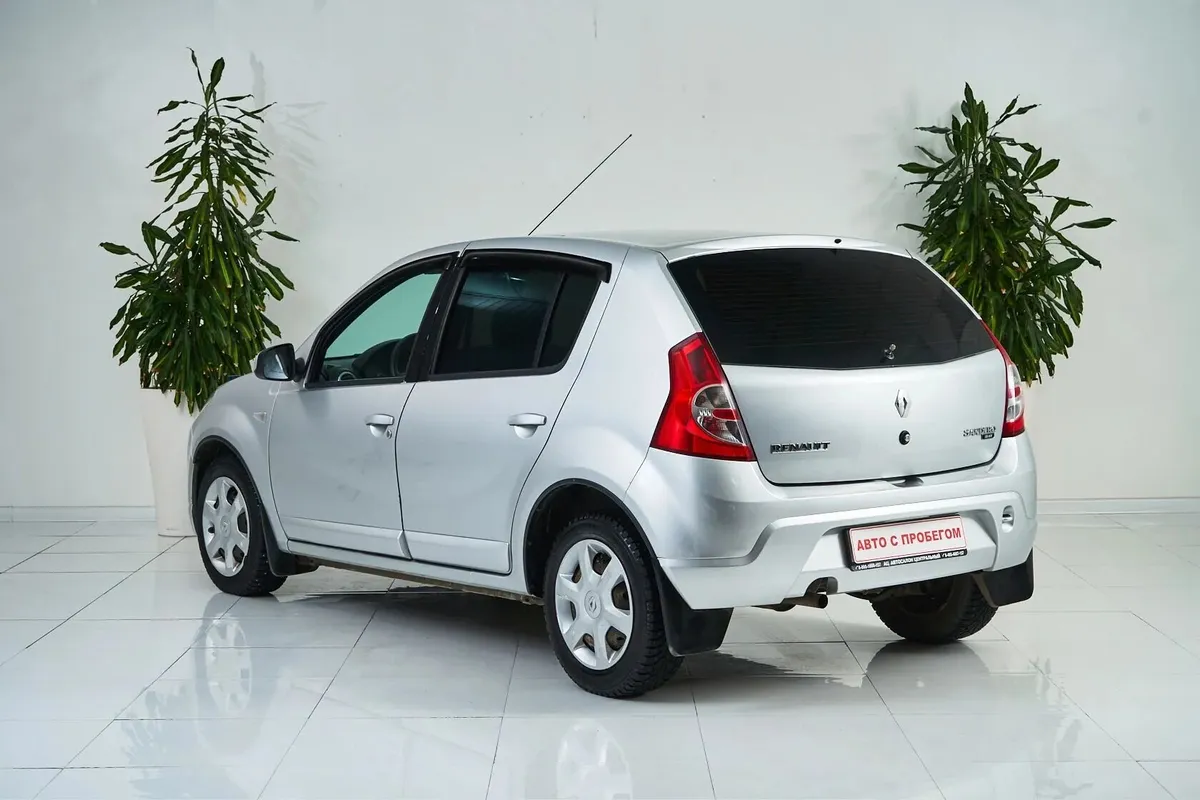 Renault Sandero I — фото 4