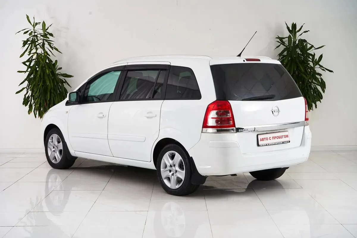Opel Zafira B Рестайлинг — фото 4