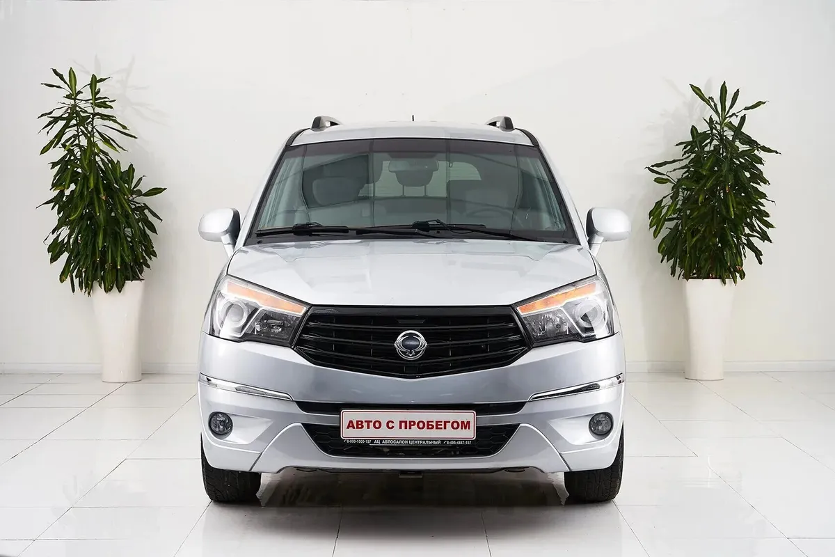 SsangYong Stavic I — фото 2