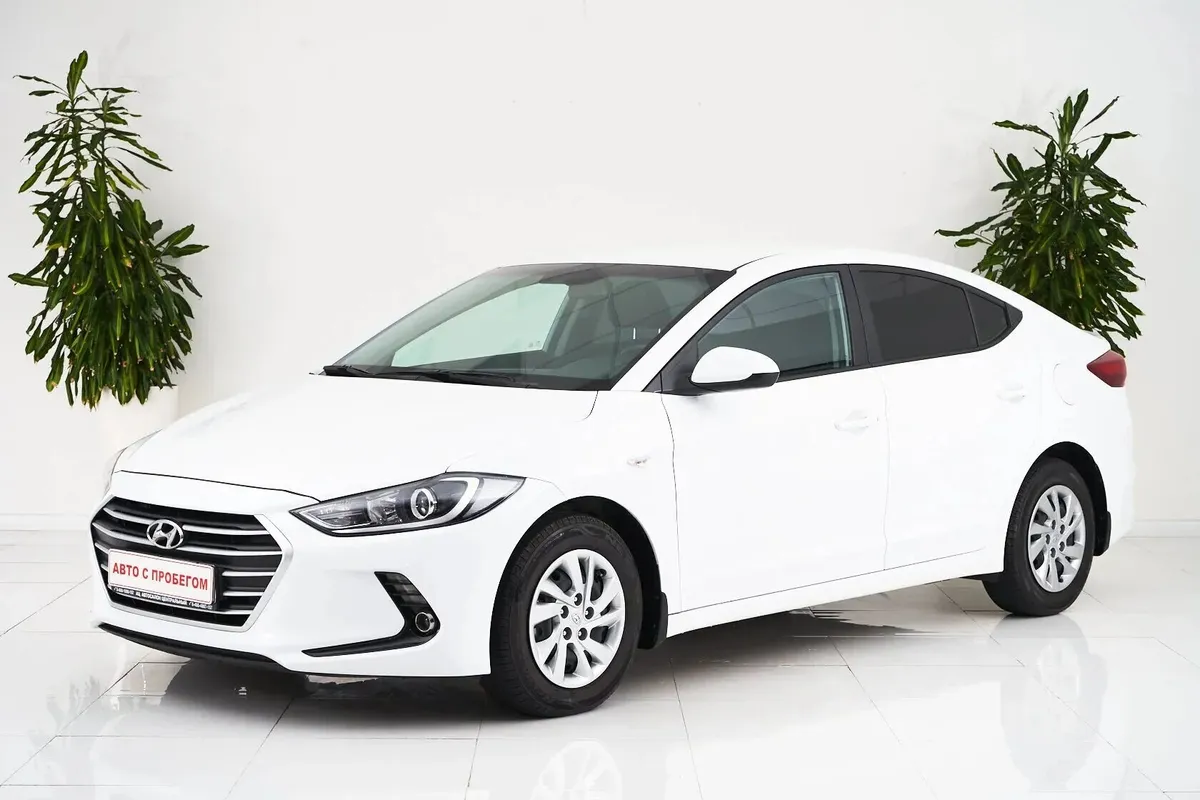 Hyundai Elantra VI (AD) · Active