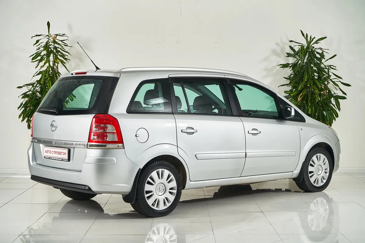 Opel Zafira B Рестайлинг — фото 5
