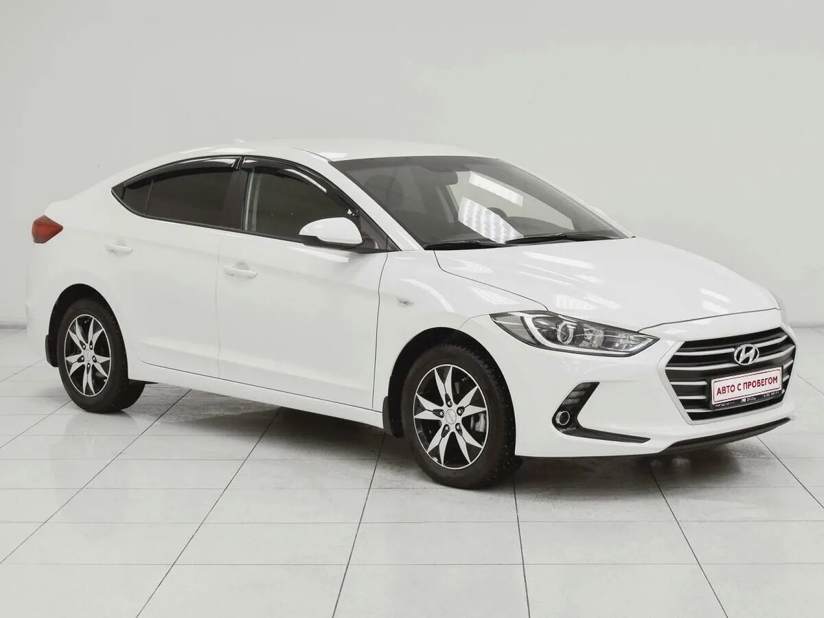 Hyundai Elantra VI (AD) · Active