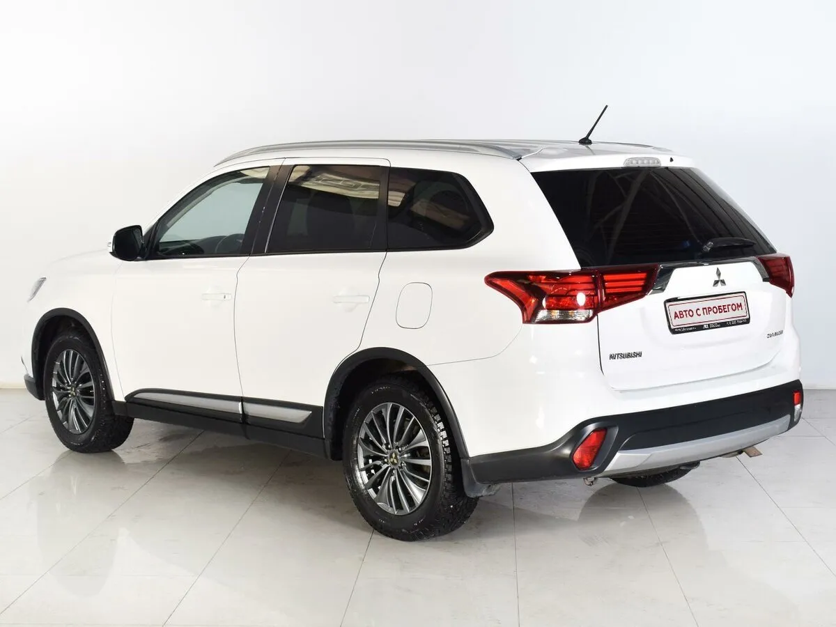 Mitsubishi Outlander III Рестайлинг — фото 2