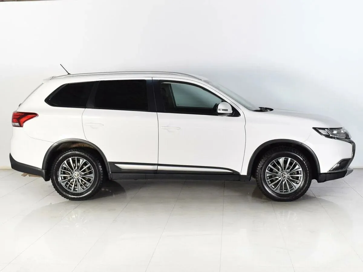 Mitsubishi Outlander III Рестайлинг — фото 5