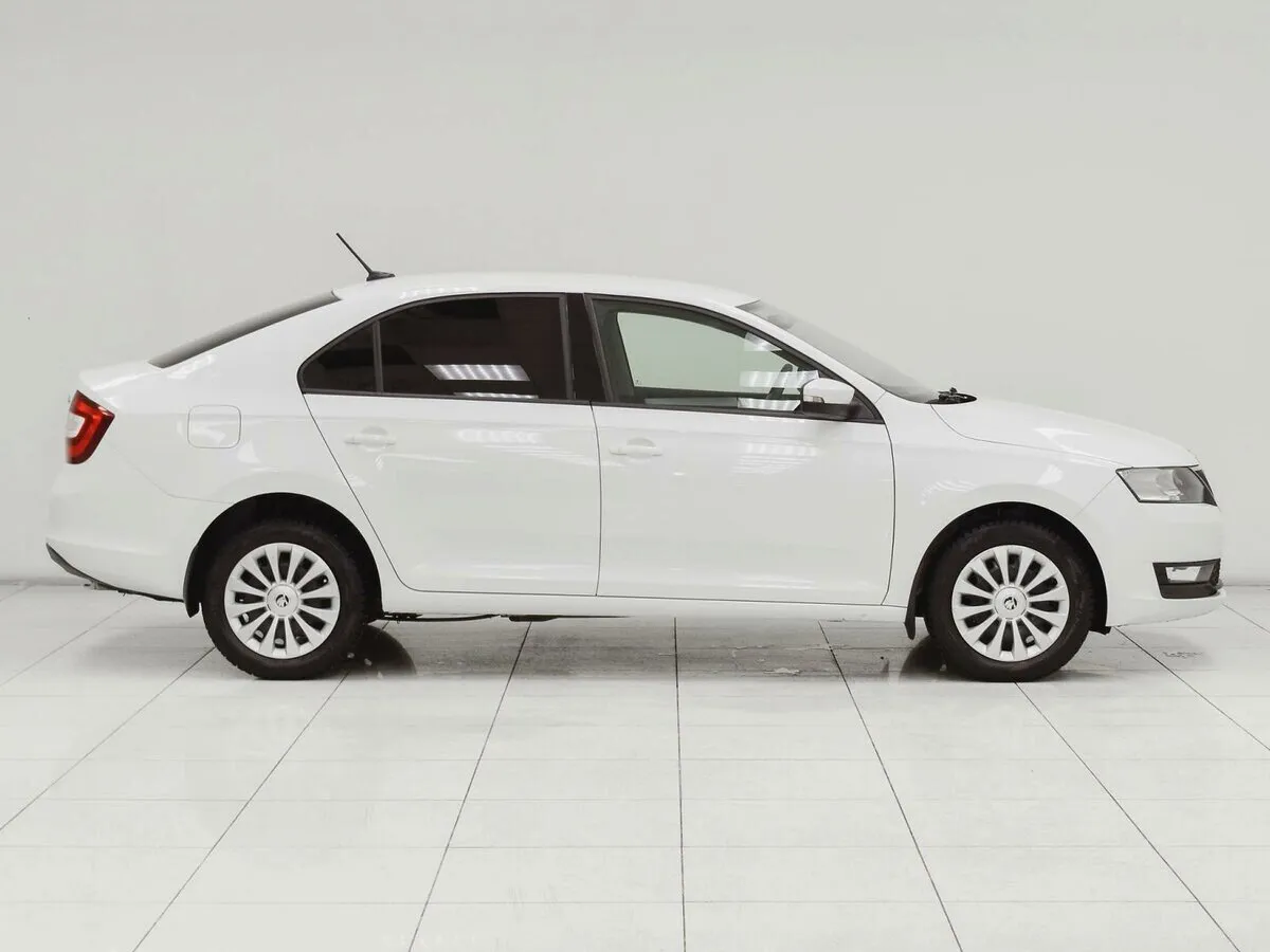 Skoda Rapid I — фото 5