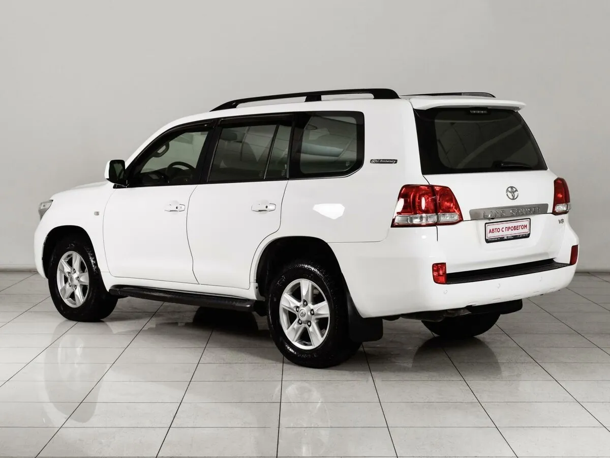 Toyota Land Cruiser 200 Series · Люкс — фото 2