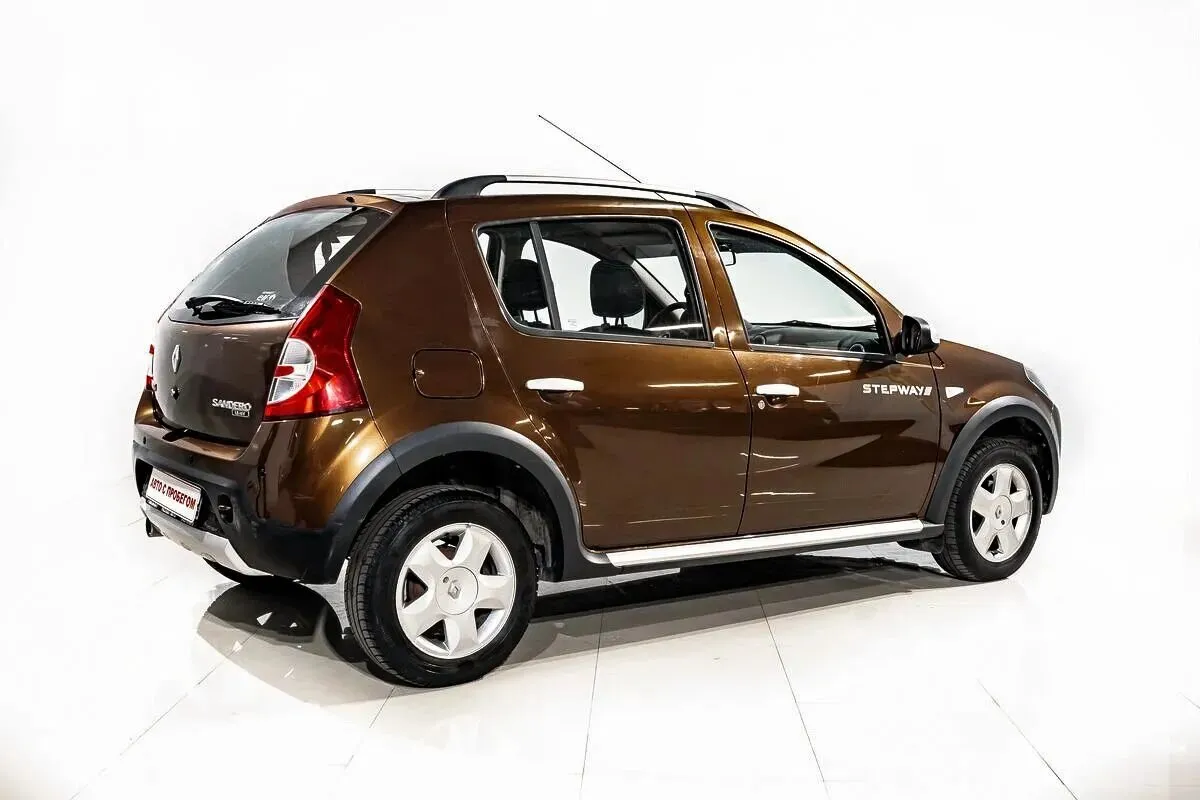 Renault Sandero I — фото 4