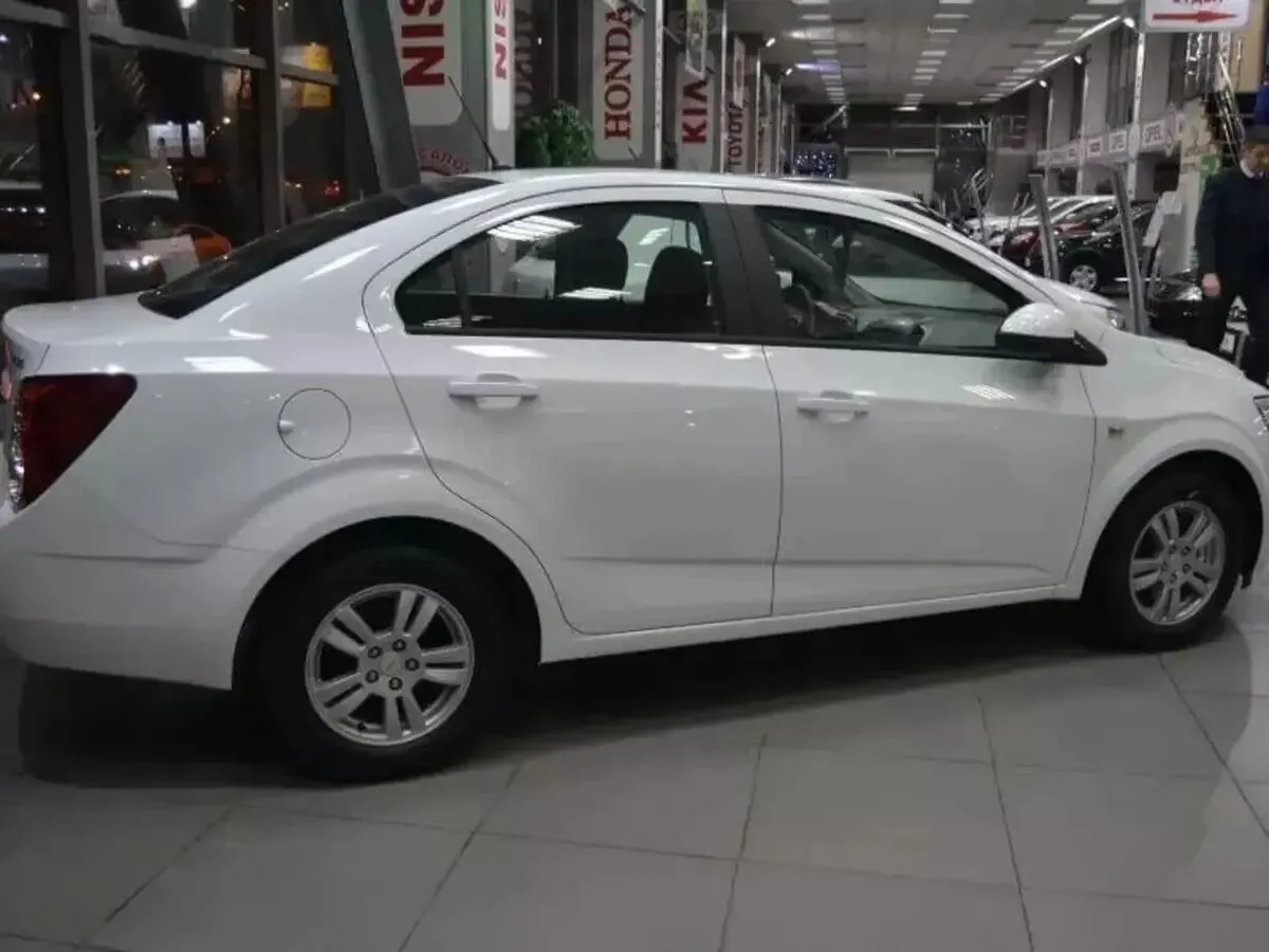 Chevrolet Aveo II · LT — фото 2