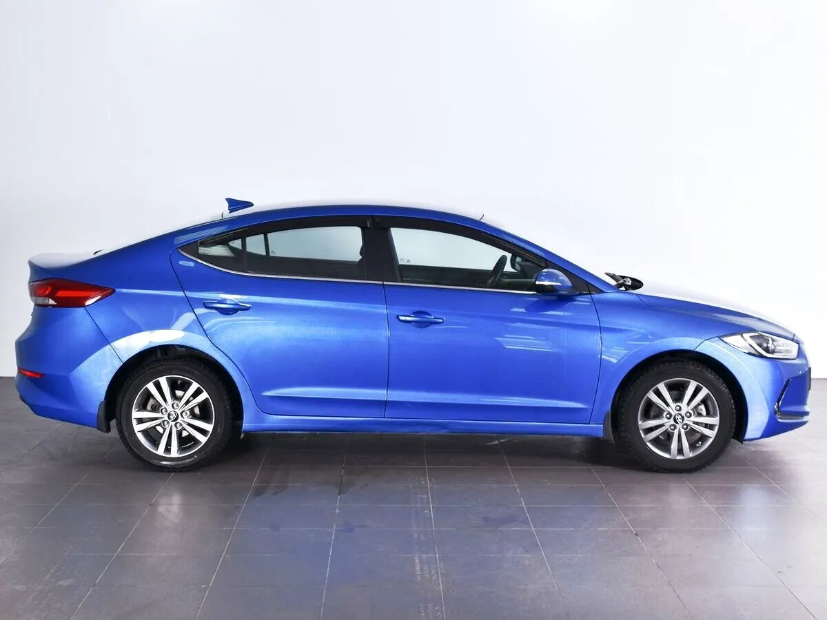 Hyundai Elantra VI (AD) · Family — фото 5