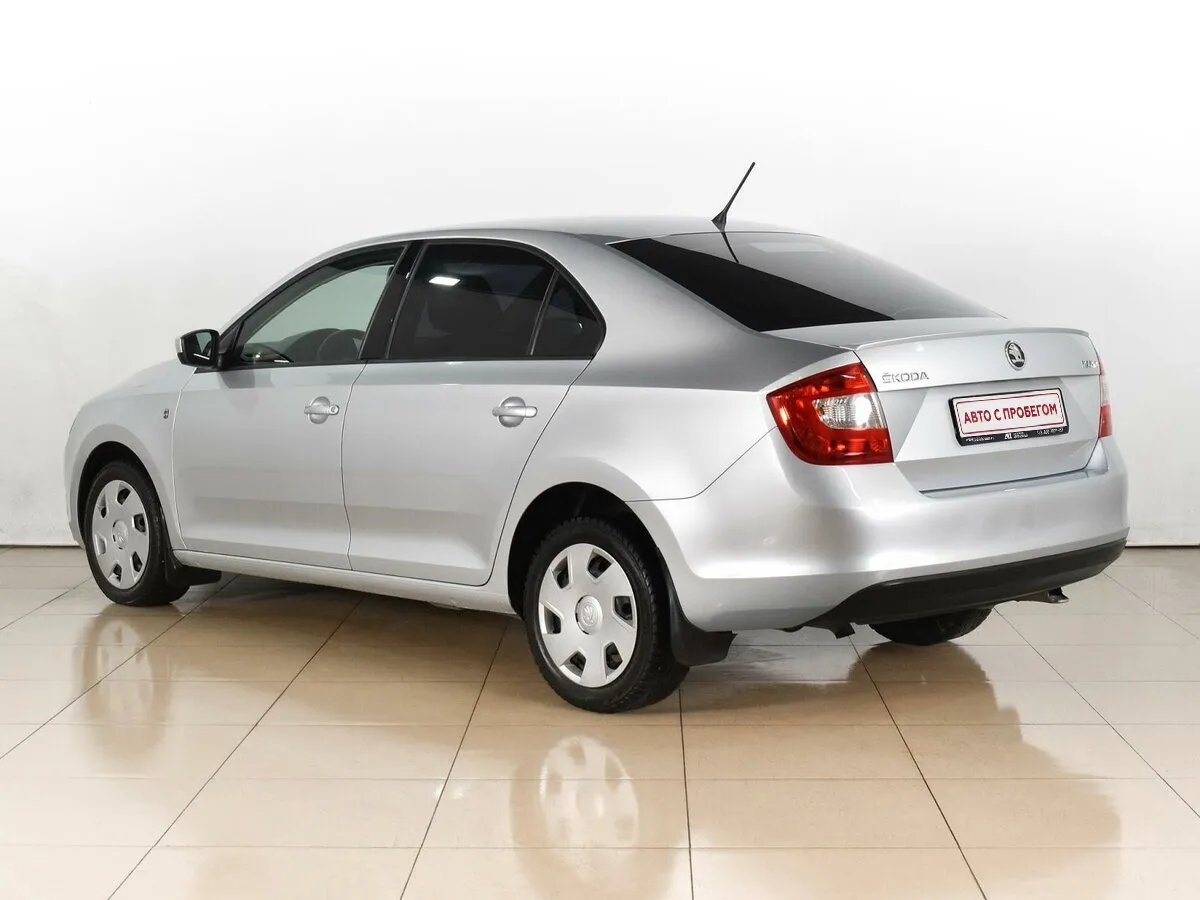 Skoda Rapid I — фото 3