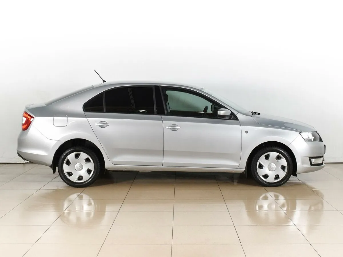 Skoda Rapid I — фото 5