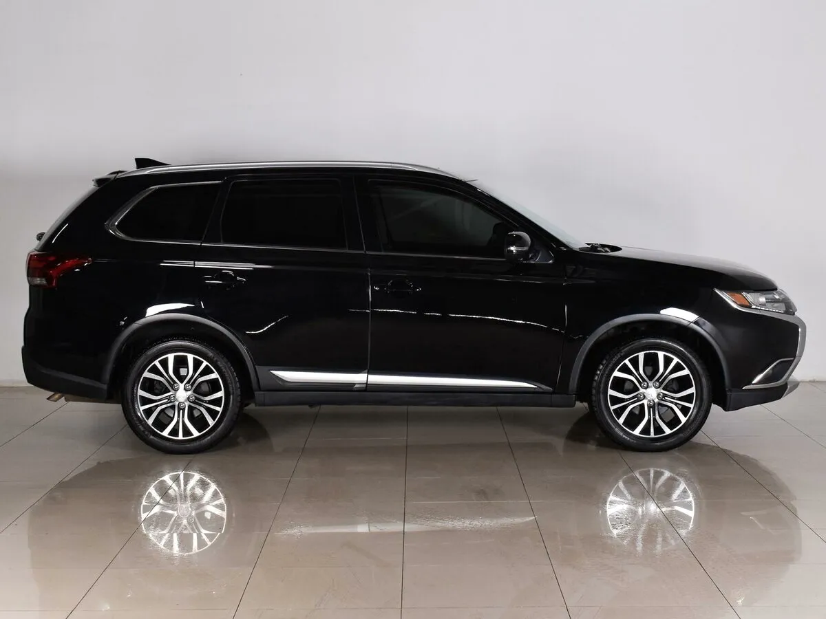Mitsubishi Outlander III Рестайлинг — фото 5