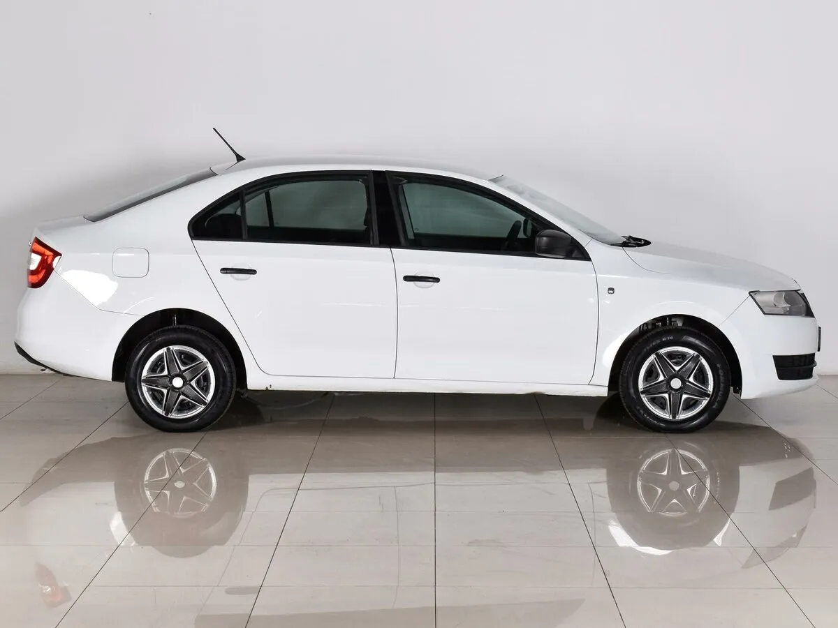 Skoda Rapid I — фото 5