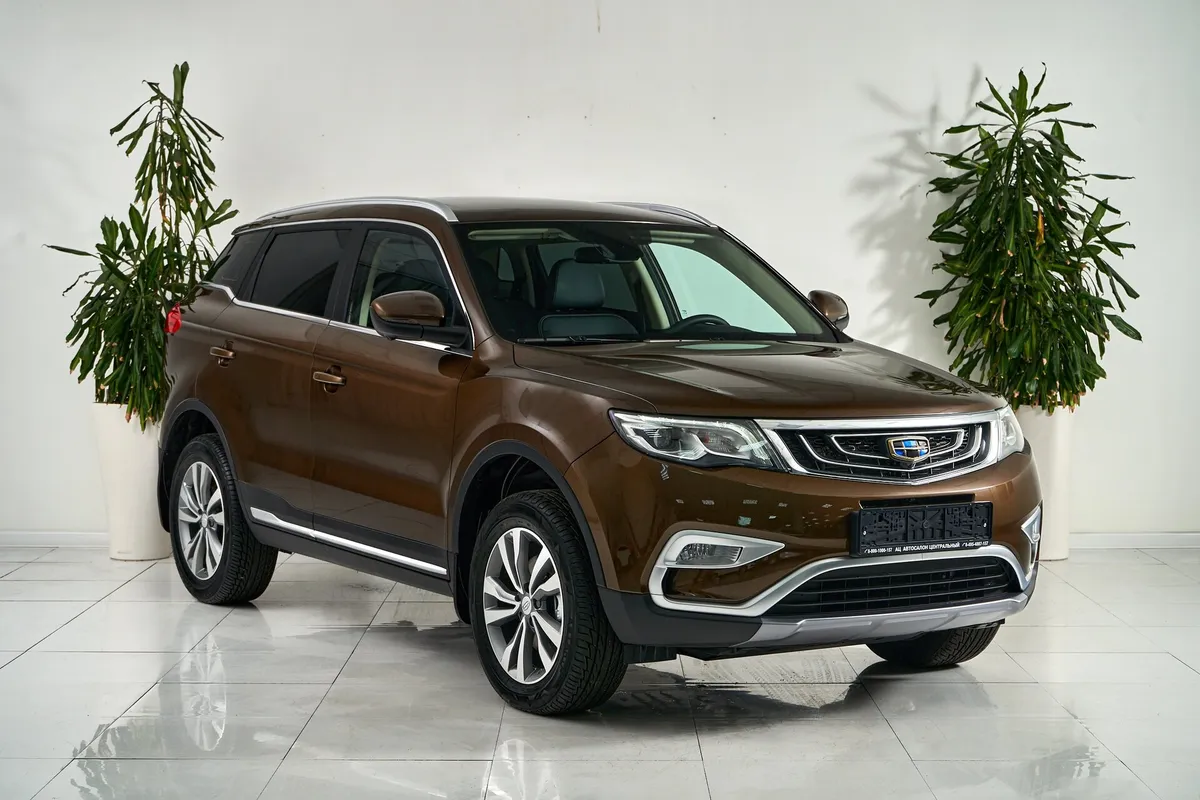 Geely Atlas I · Luxury LED + Yandex Auto — фото 3