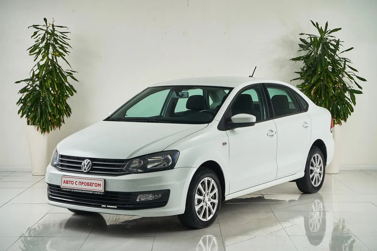 Volkswagen Polo V Рестайлинг · Highline 15-18