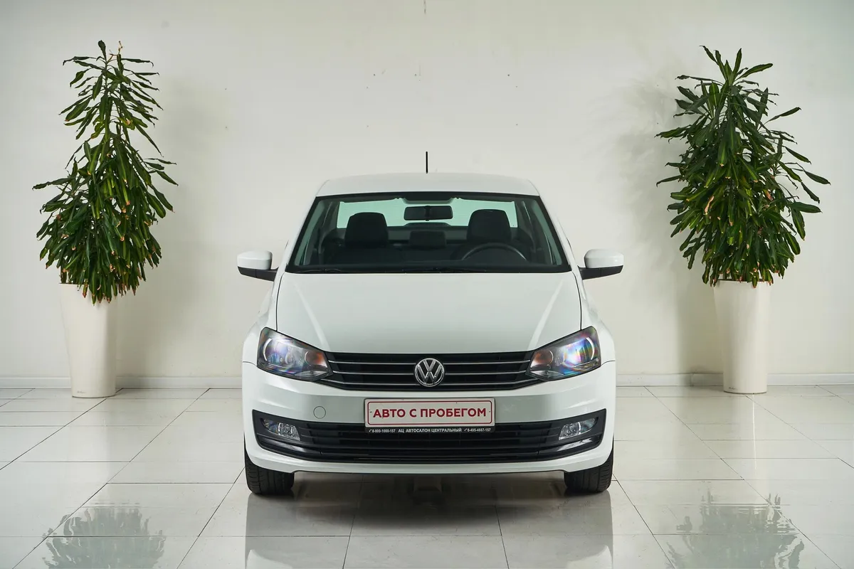 Volkswagen Polo V Рестайлинг · Highline 15-18 — фото 2