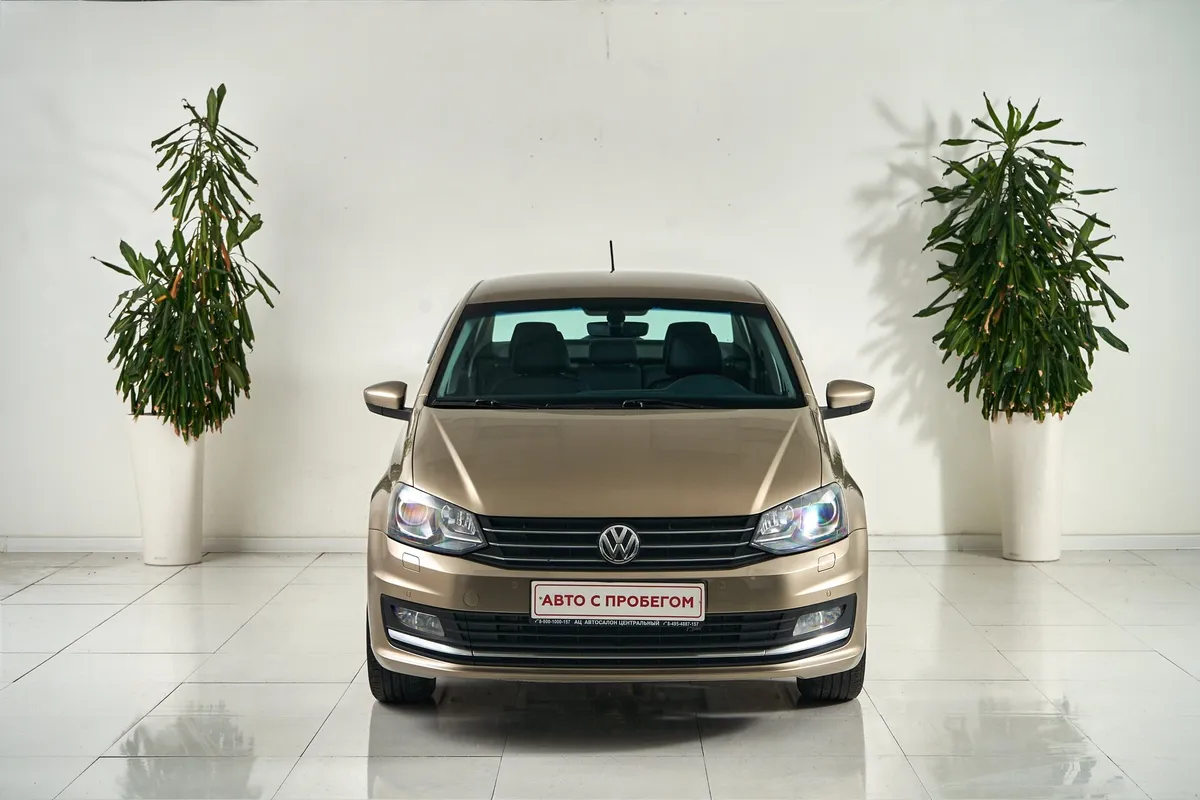 Volkswagen Polo V Рестайлинг · Highline 15-18 — фото 2