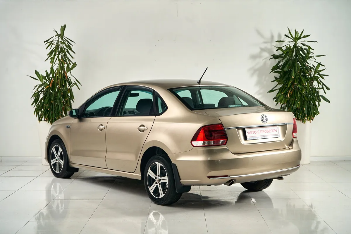 Volkswagen Polo V Рестайлинг · Highline 15-18 — фото 4