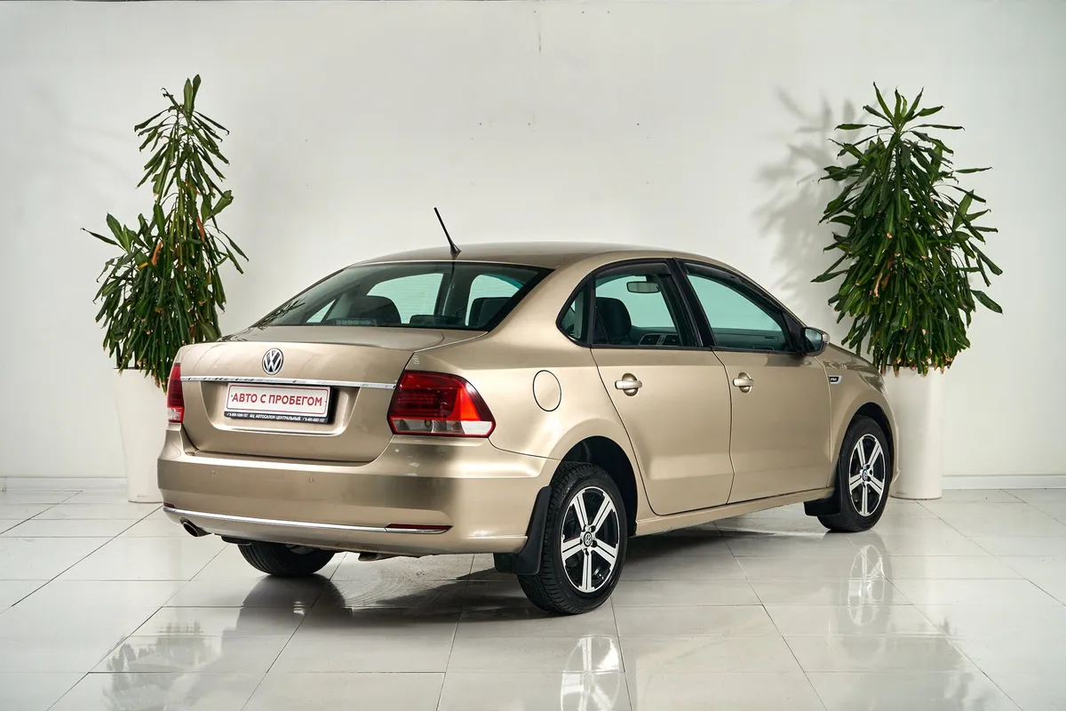 Volkswagen Polo V Рестайлинг · Highline 15-18 — фото 5