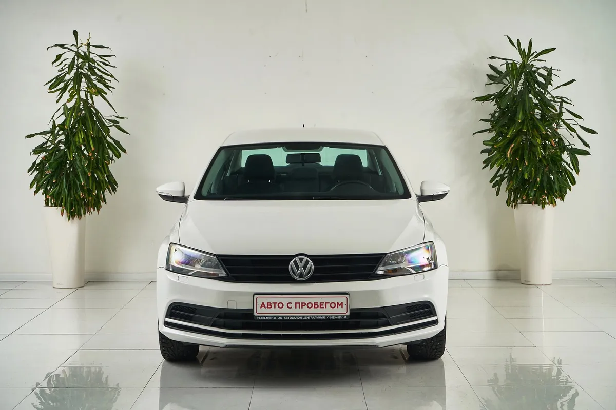 Volkswagen Jetta VI Рестайлинг — фото 2