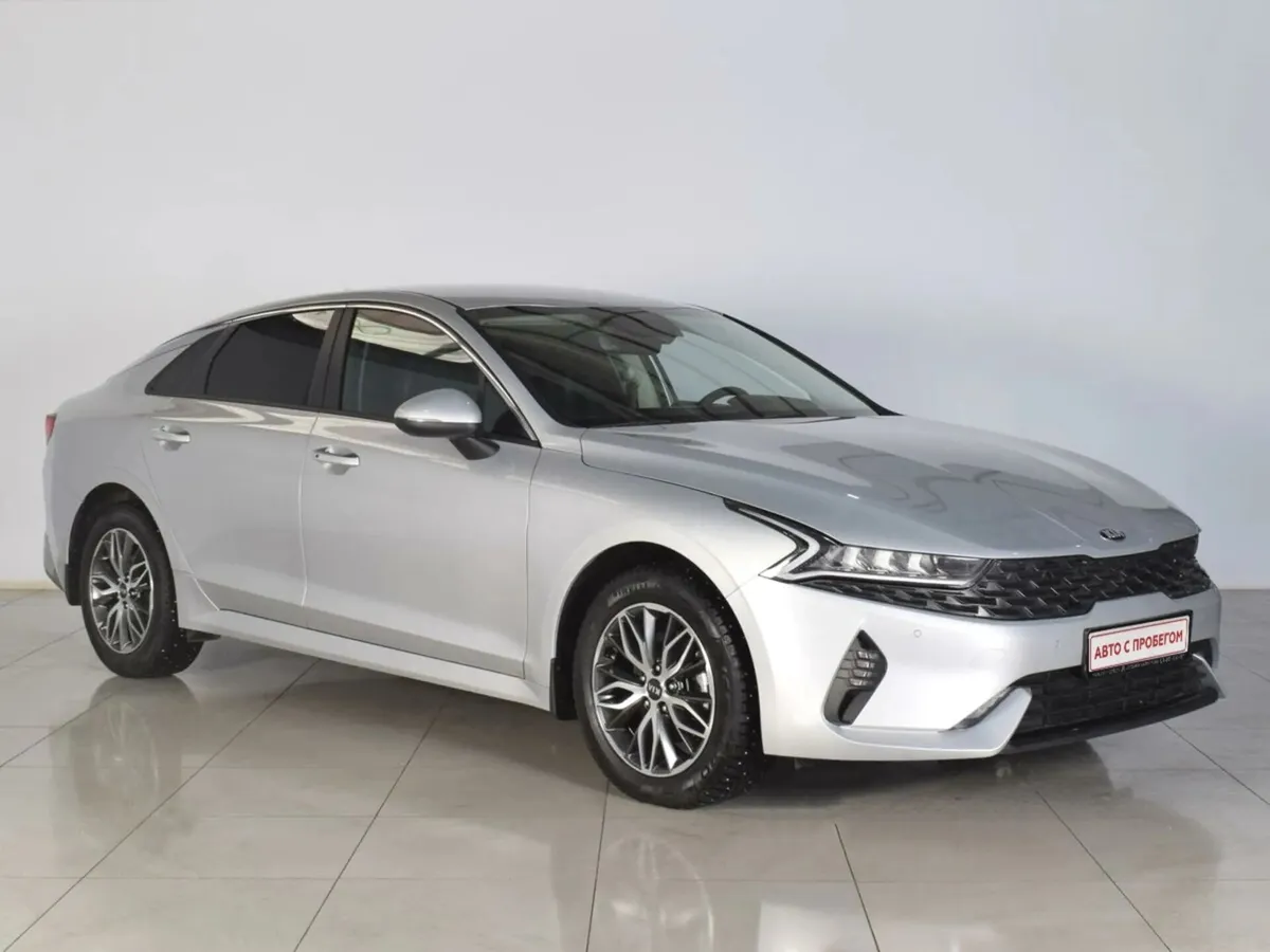 Kia K5 III · Luxe