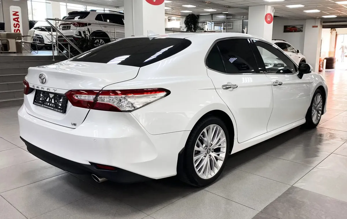 Toyota Camry VIII (XV70) — фото 4
